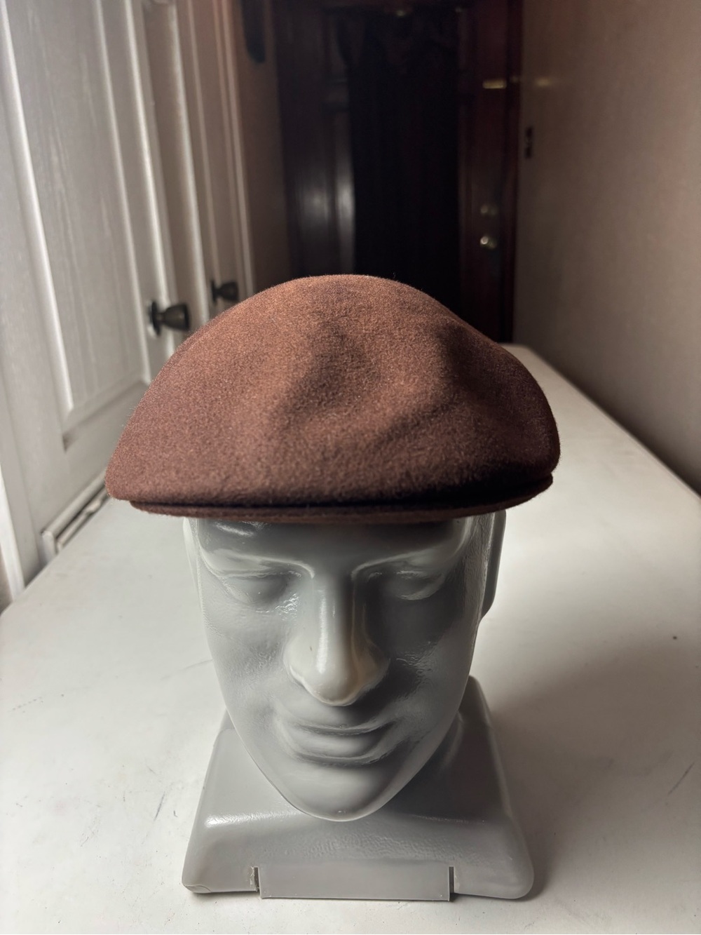 Vintage Kangol Newsboy Flat Cap Hat 100% Wool brown tan Made in USA Sz M